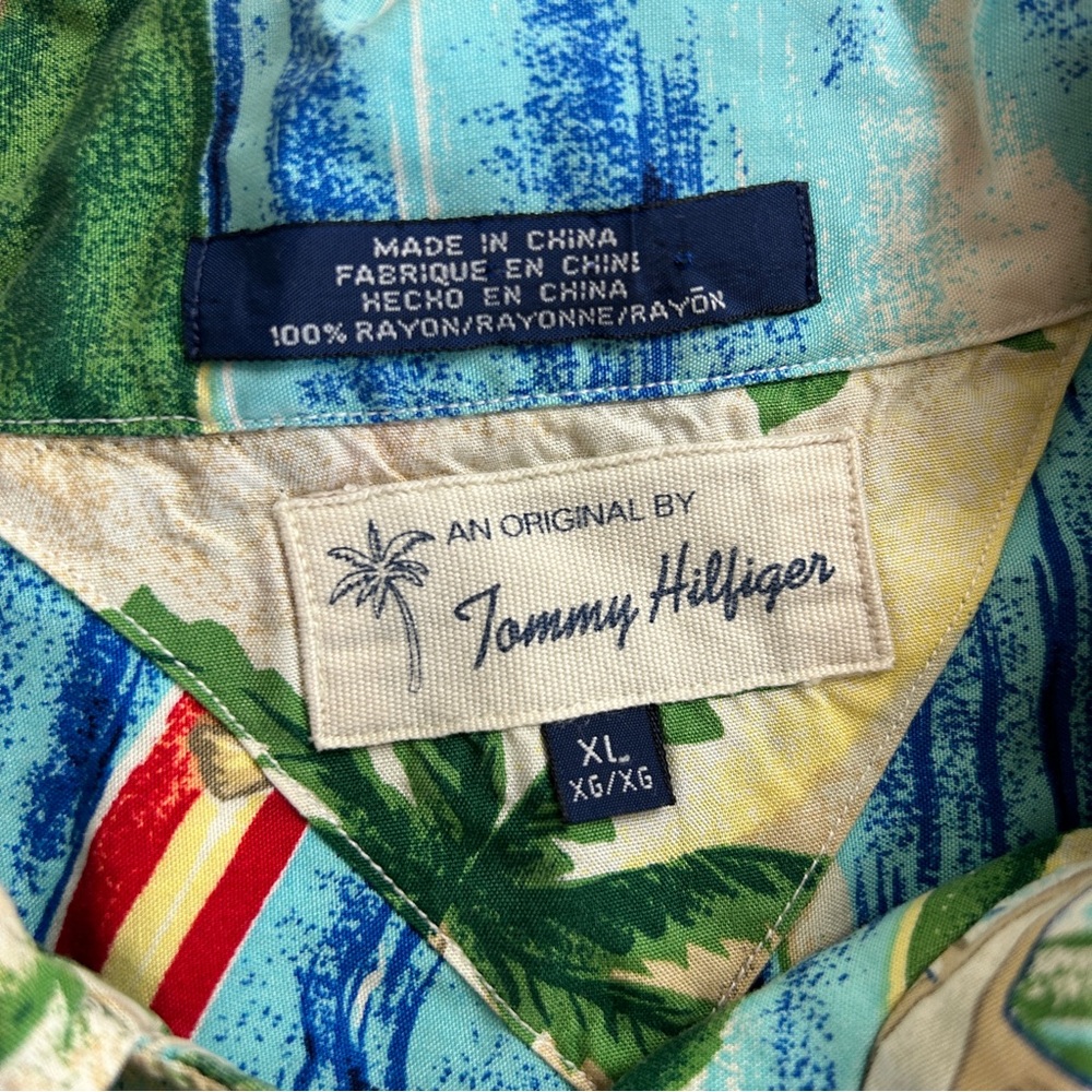 Vintage Tommy Hilfiger Logo
Hawaiian Surfing Floral Board SS
Camp Shirt … - Picture 8 of 10